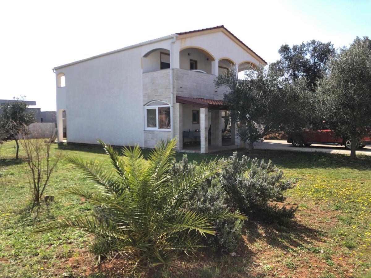 Apartments Marija Vir Buitenkant foto